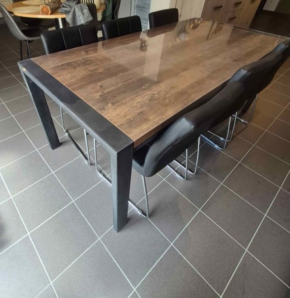 Eettafel, Enlèvement ou Envoi