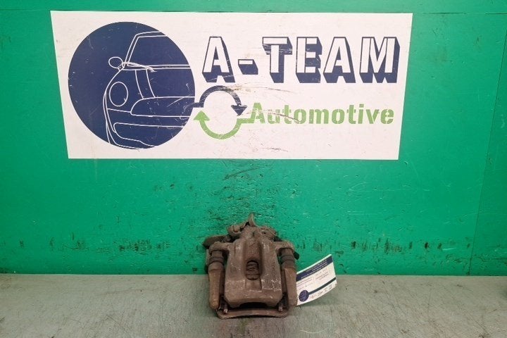 REMKLAUW LINKS ACHTER Toyota Yaris II (P9) (01-2005/12-2014), Gebruikt, Toyota