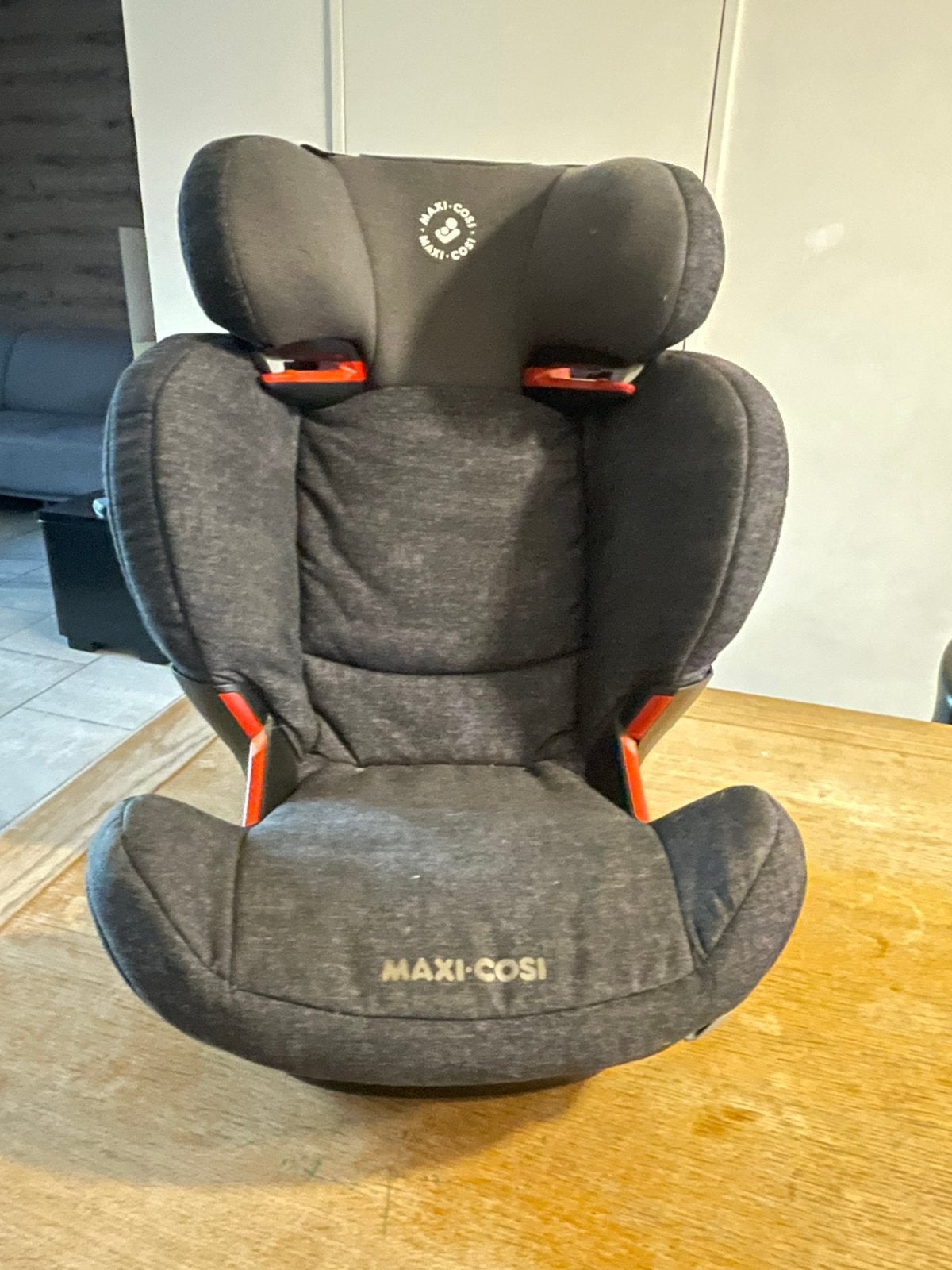 Autostoel Rodifix maxicosy, Ophalen, Autogordel of Isofix, Afneembare rugleuning, Zo goed als nieuw