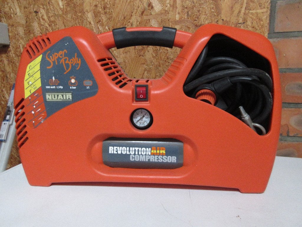 draagbare compressor Nuair, Doe-het-zelf en Bouw, Ophalen, Zo goed als nieuw