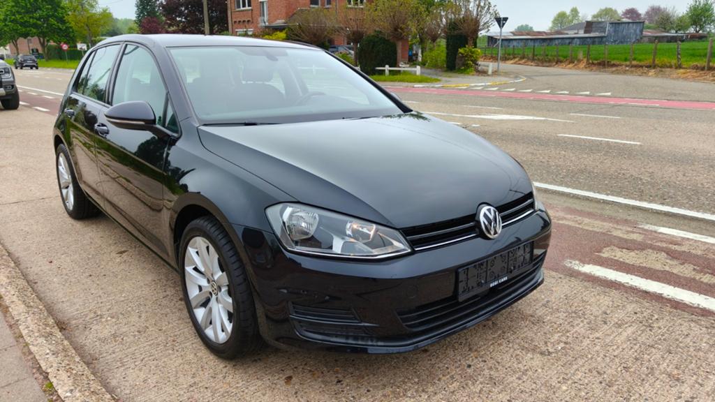Volkswagen Golf 7 1.2 i Essence 63 kw
Numéro 2016, Achat, Entreprise, Boîte manuelle, Noir