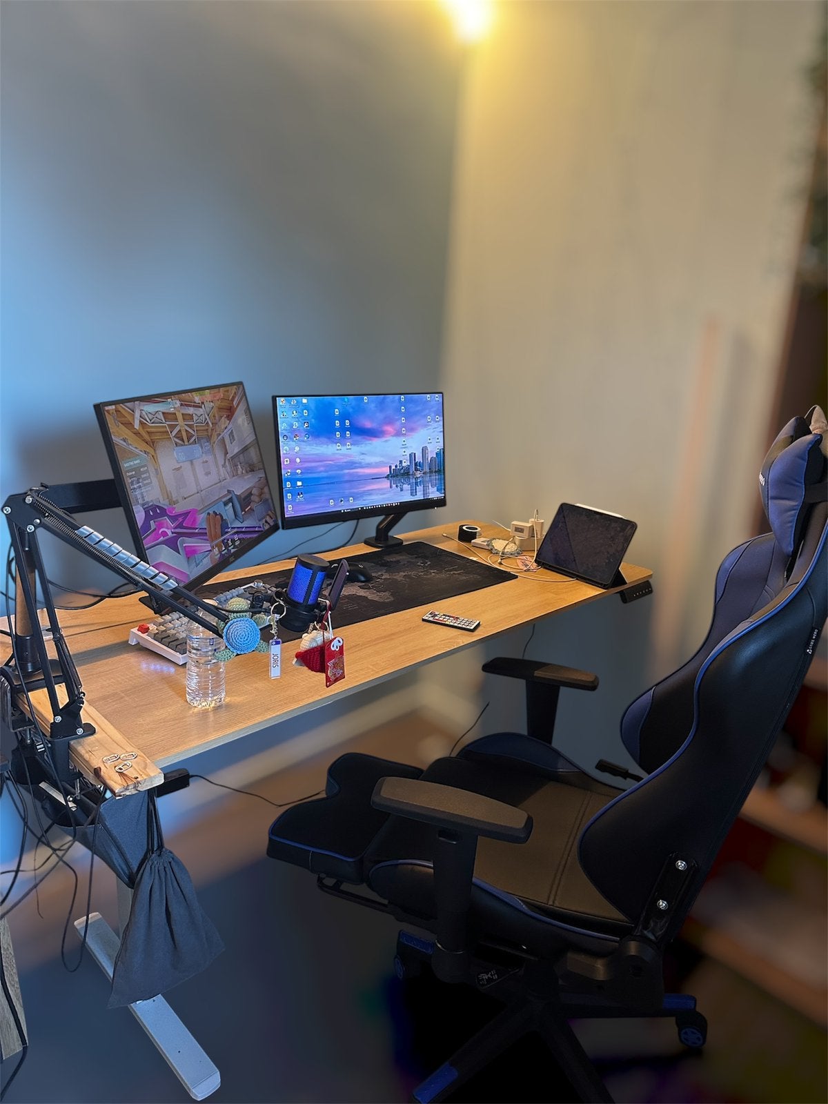 Verstelbare Gaming Desk + Gaming Chair Met Voet Steun, Huis en Inrichting, Ophalen, Zo goed als nieuw