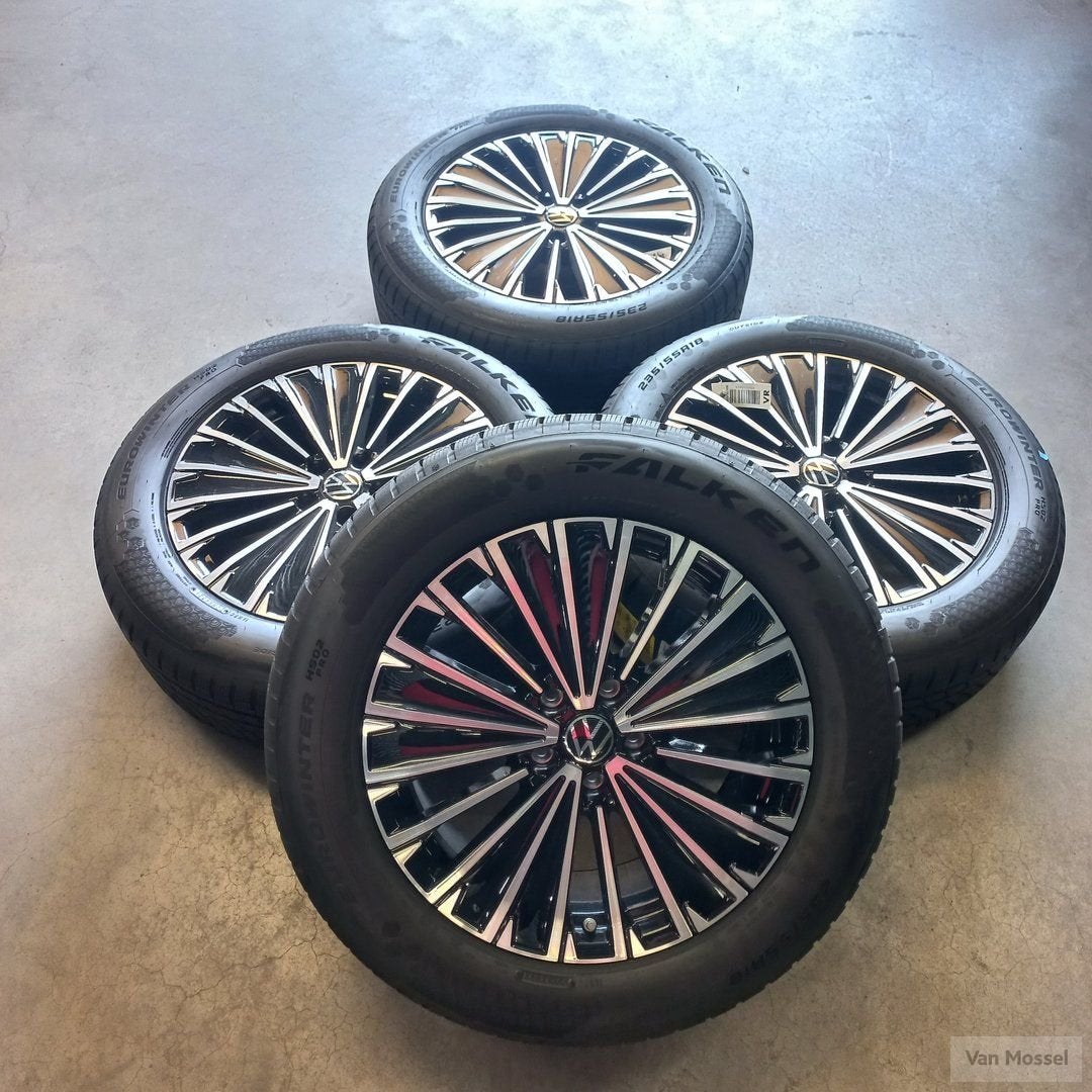 Volkswagen Tayron Falken EUrowinter HS02 PRO 235/55/R18 104H, Auto-onderdelen, Banden en Velgen, 18 inch, Gebruikt, -, -