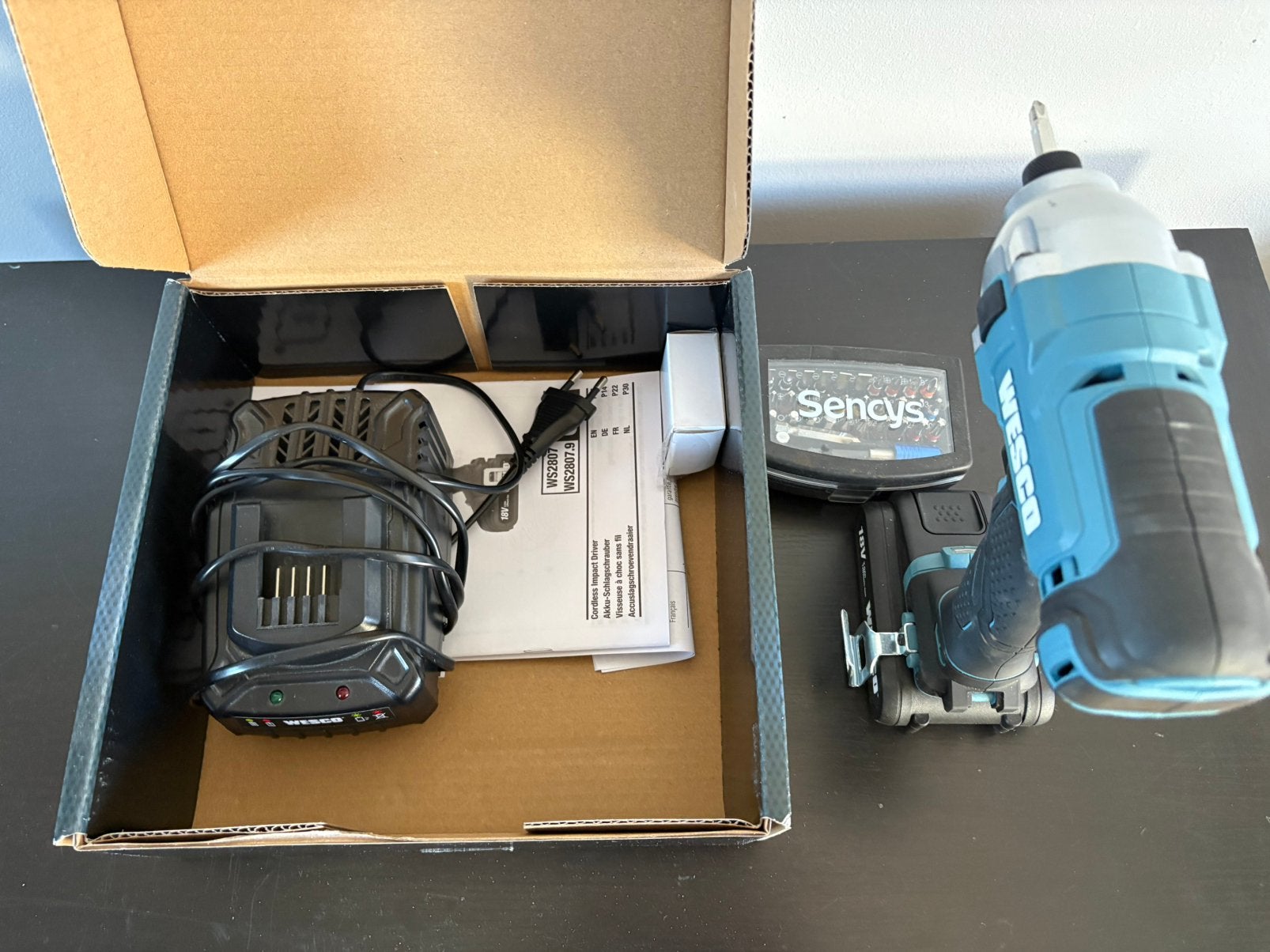 Visseuse à choc 18V Wesco + Chargeur et Embouts Sencys, Bricolage & Construction, Enlèvement ou Envoi, Comme neuf