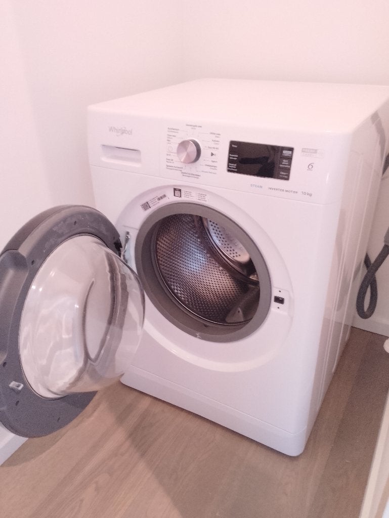 Lave-linge Whirlpool 10 kg Classe énergétique A, 1200 à 1600 tours, 85 à 90 cm, Comme neuf, Chargeur frontal