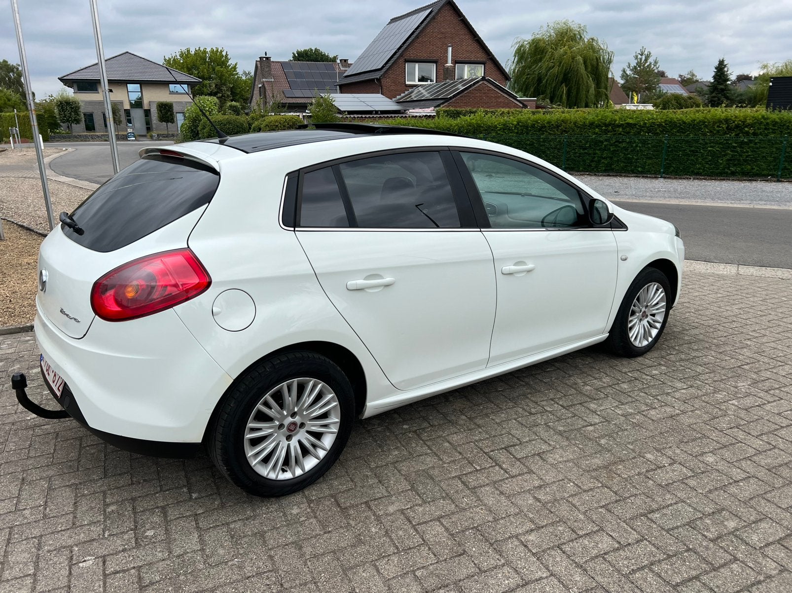 Fiat Bravo 1.6multijet zeer verzorgde wagen met keuring, Autos, Fiat, Particulier, Bravo, 4x4, ABS, Airbags, Air conditionné, Climatisation automatique