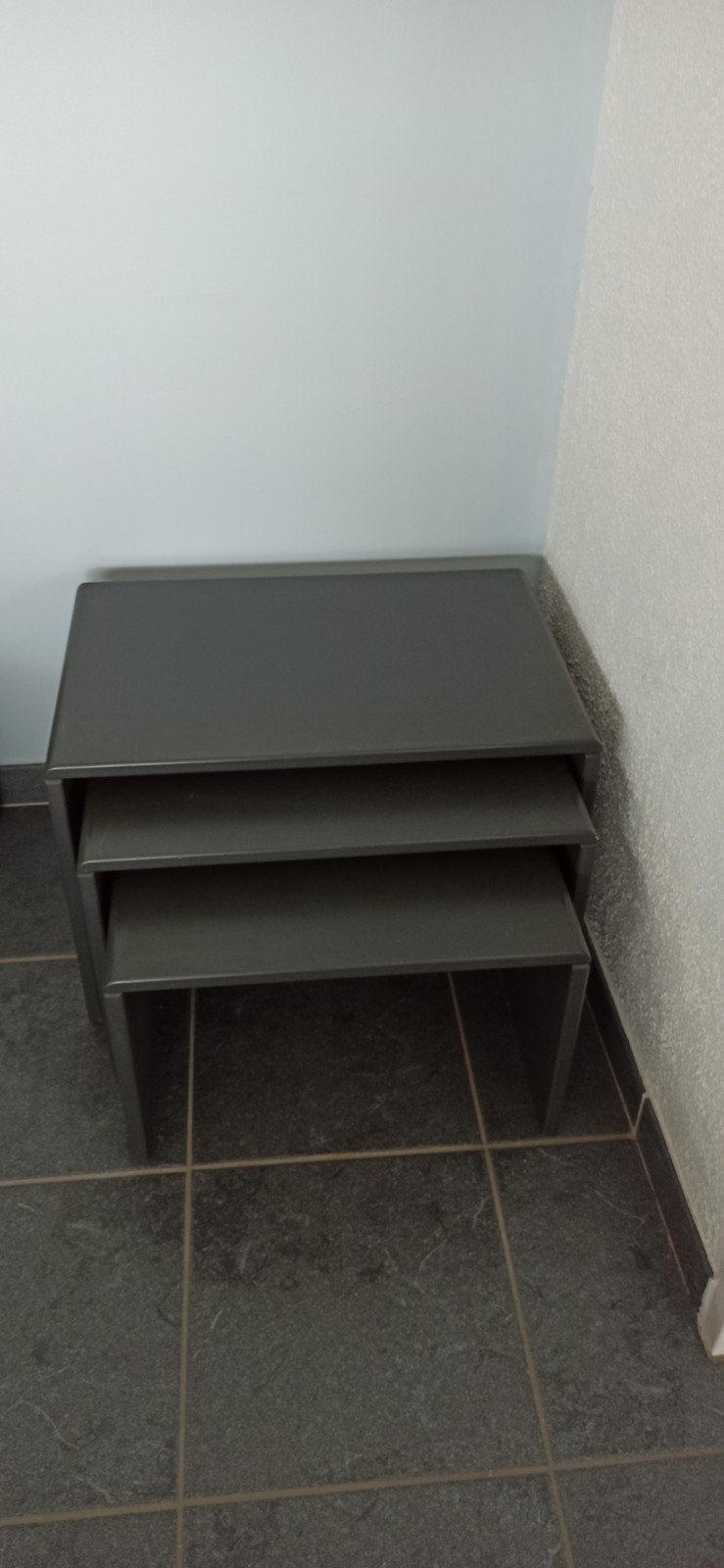 3 grijze bijzettafels, Enlèvement