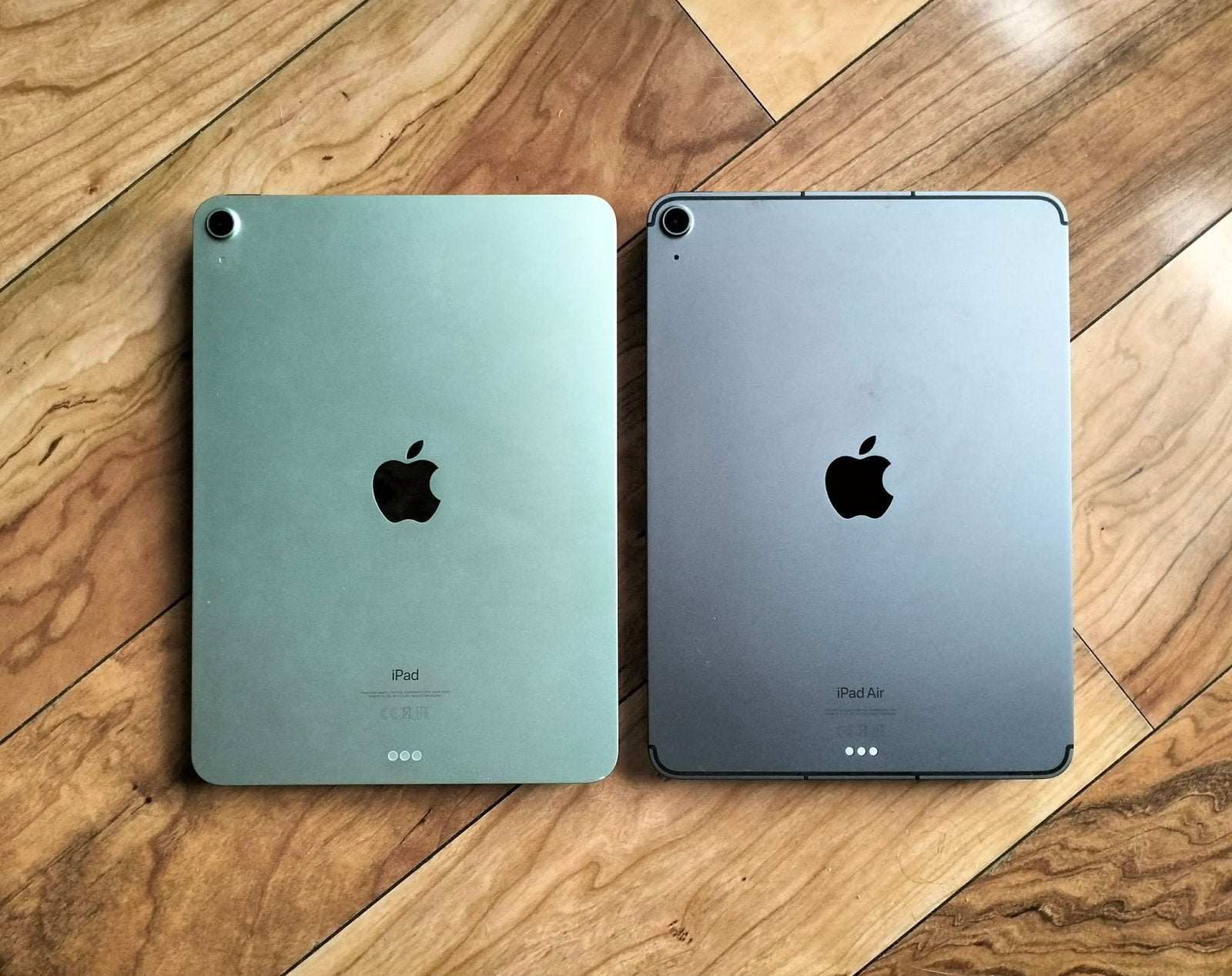 iPad Air M1 Wifi/5G + iPad Air 4 Wifi, Enlèvement ou Envoi, Comme neuf, Vert