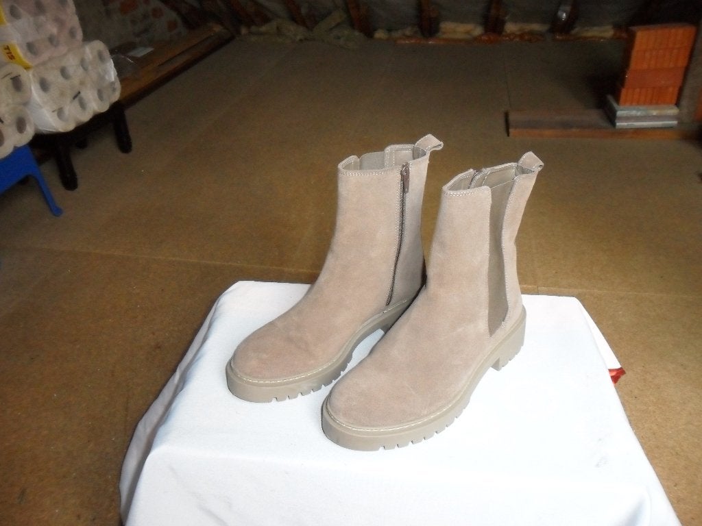 boots beige nubuck neuf, Neuf, Beige, Enlèvement, Boots et Botinnes