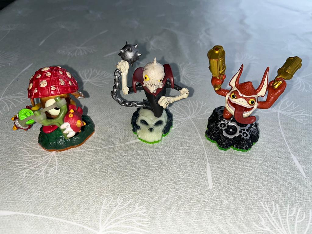 3 Skylander figuren (Playstation - Wii - Xbox), Overige typen, Ophalen of Verzenden, Zo goed als nieuw, Draadloos