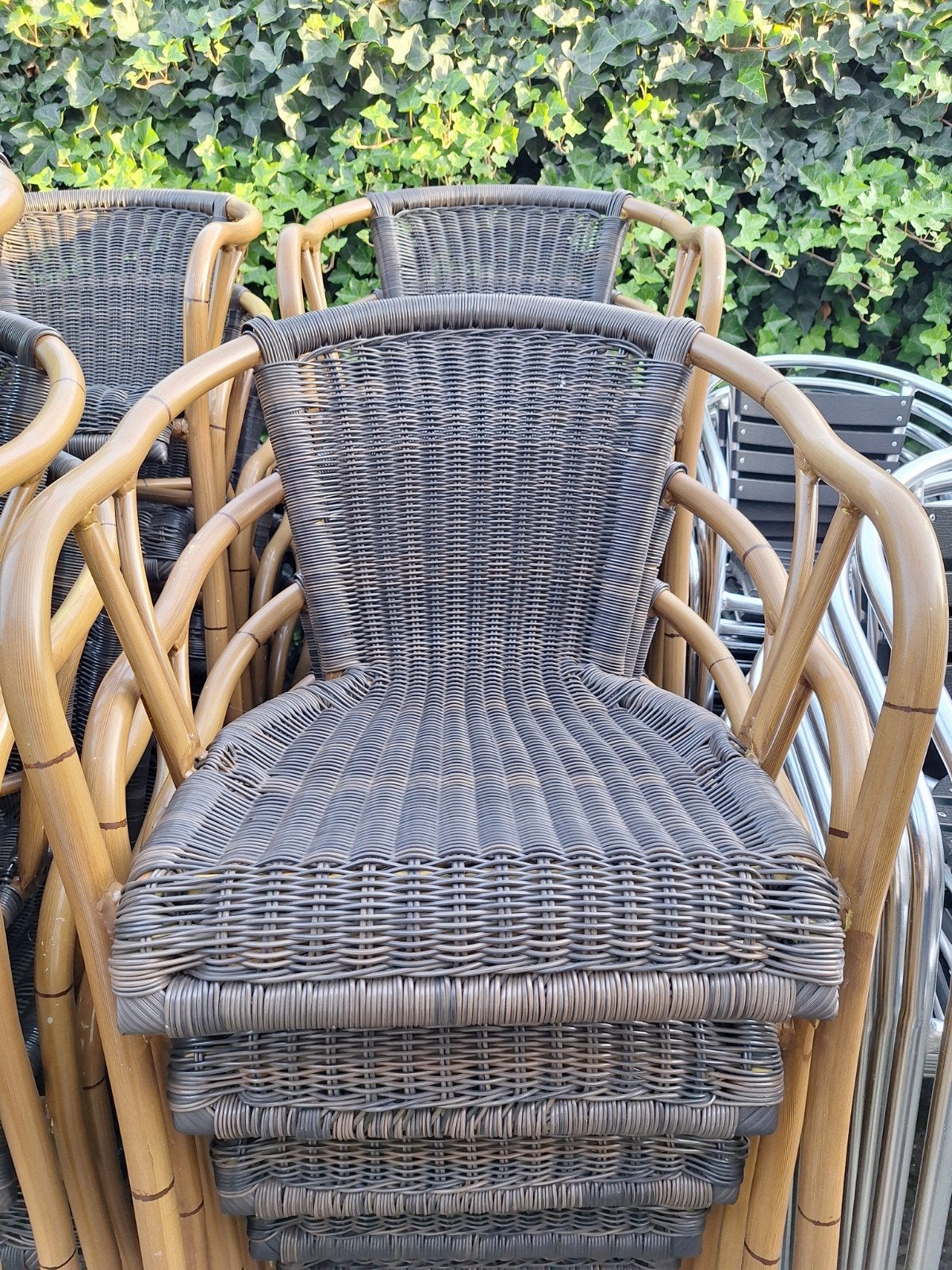35 antraciet terrasstoelen, bruin, Ophalen of Verzenden, Zo goed als nieuw, Rotan, Stapelbaar