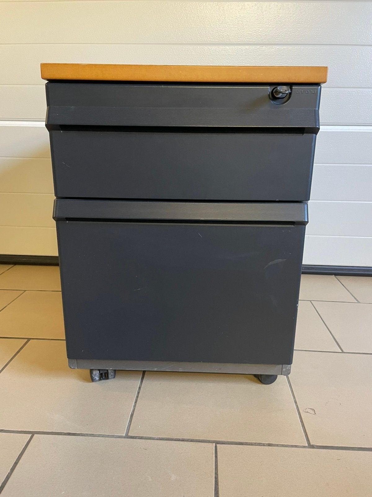 Professionele archiefkast van Ahrend, Ophalen