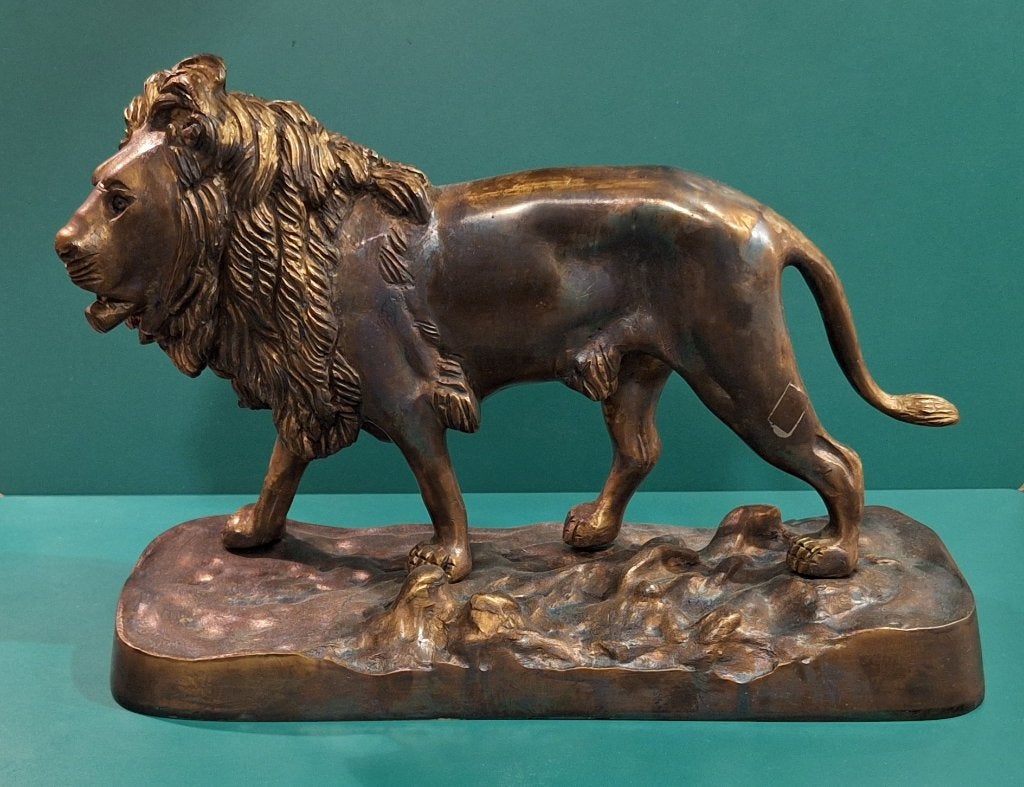 Beeld wandelende leeuw., Ophalen, Brons