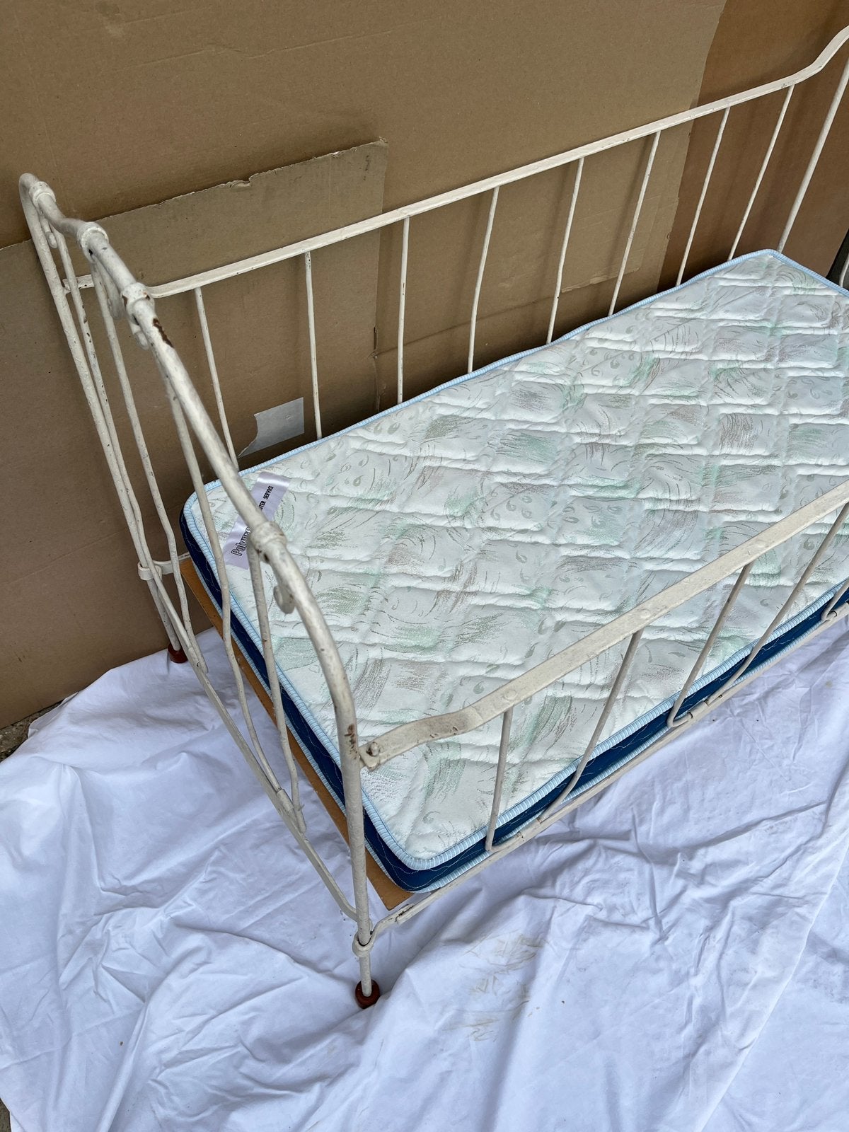 Retro kinderbedje met matras., Ophalen, Gebruikt, Matras