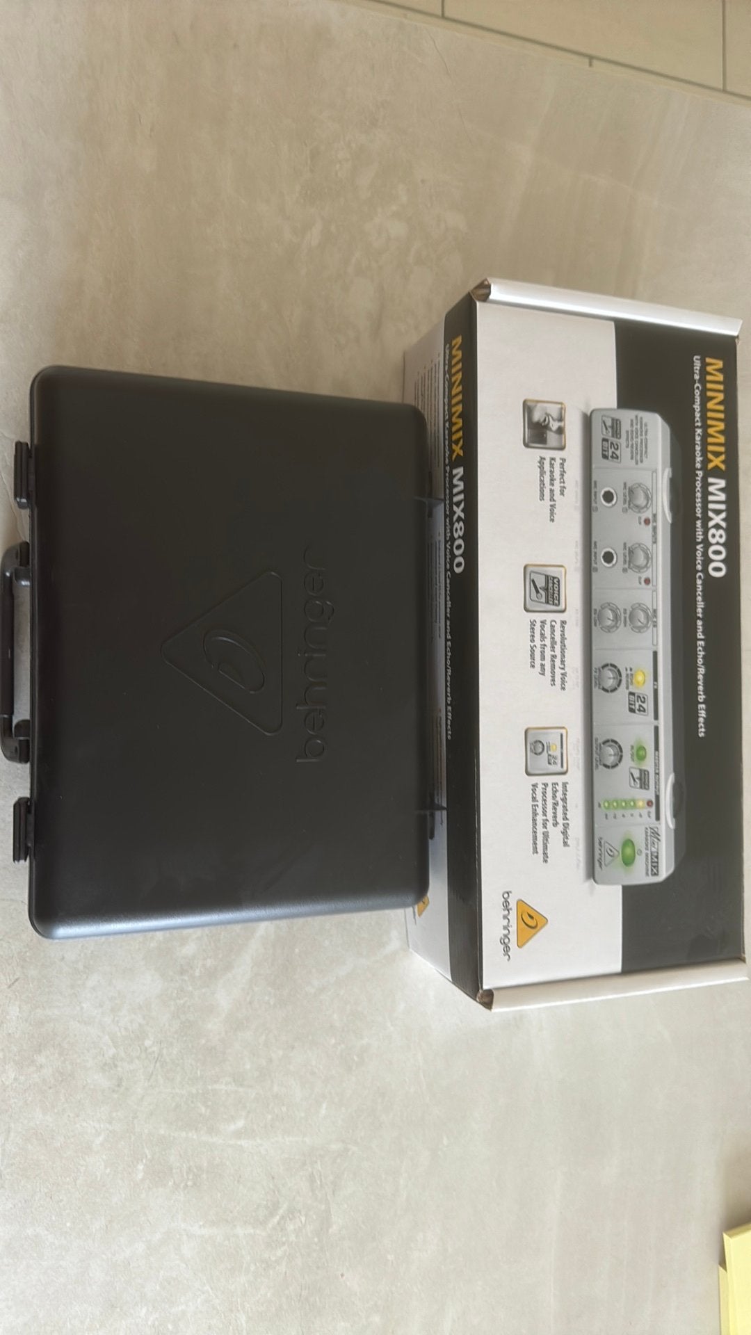 Behringer microfoons en compacte karaoke mixer, Ophalen, Zo goed als nieuw
