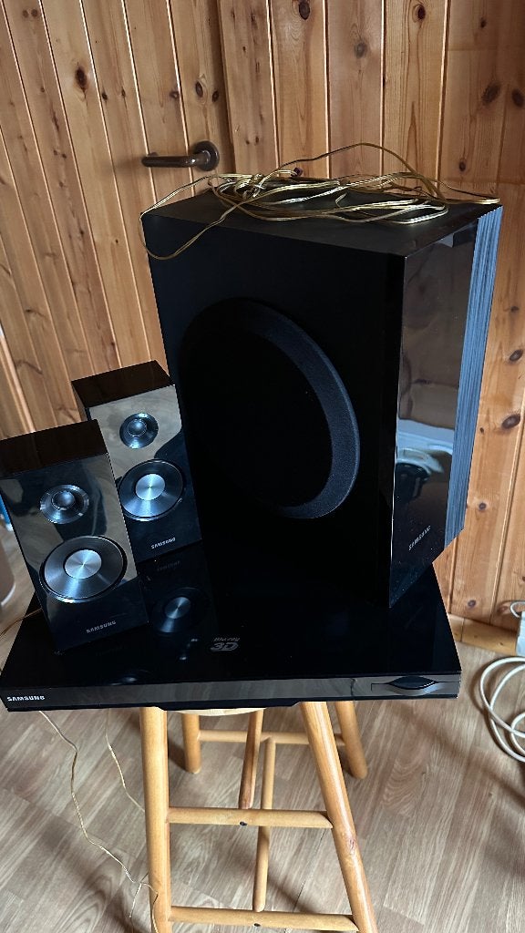 System home Blu-ray SAMSUNG 2.1, Audio, Tv en Foto, 2.1-systeem, Blu-ray-speler, Zo goed als nieuw, 40 tot 70 watt