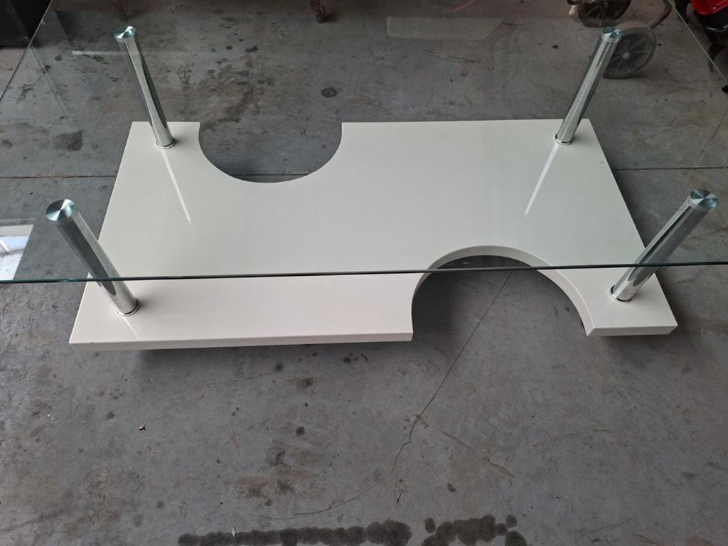 Moderne salontafel 110cm x 60 cm x 40cm hoog, Enlèvement