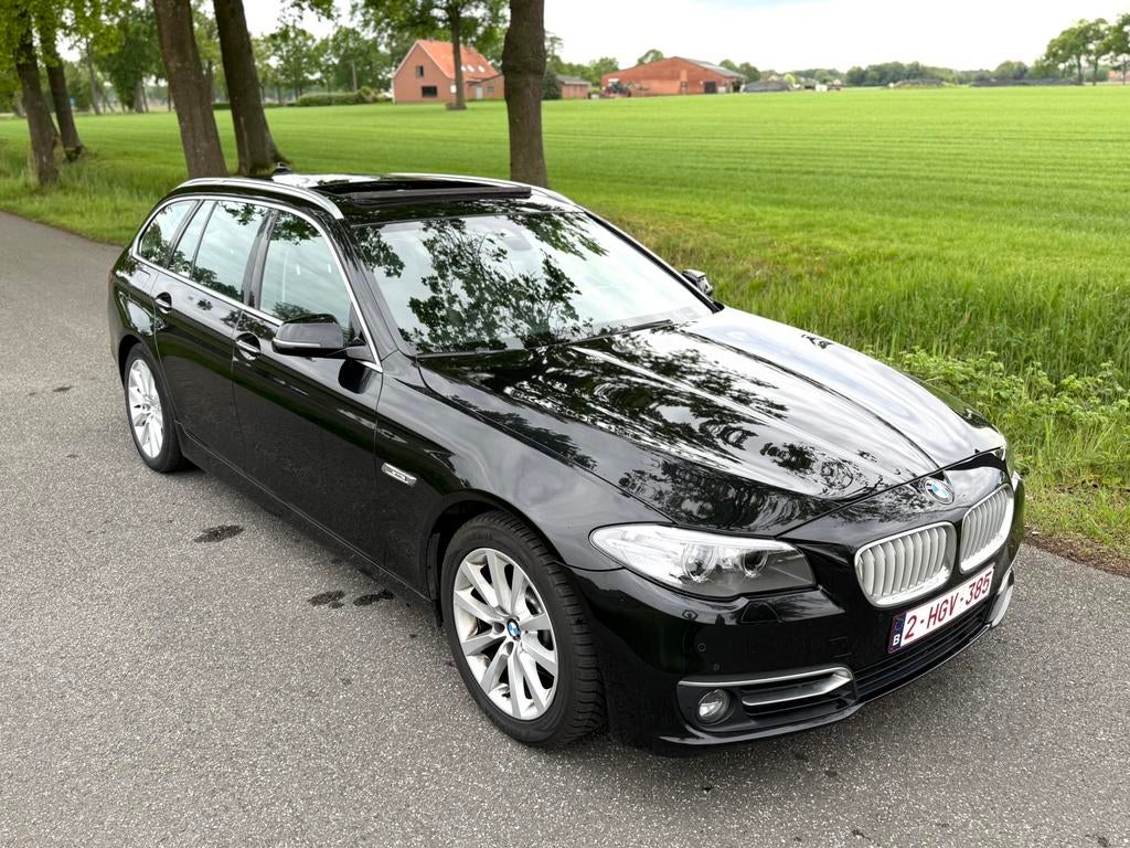 Option complète pour BMW 520i Break - Toit panoramique, Cuir, Noir, 5 portes, Automatique