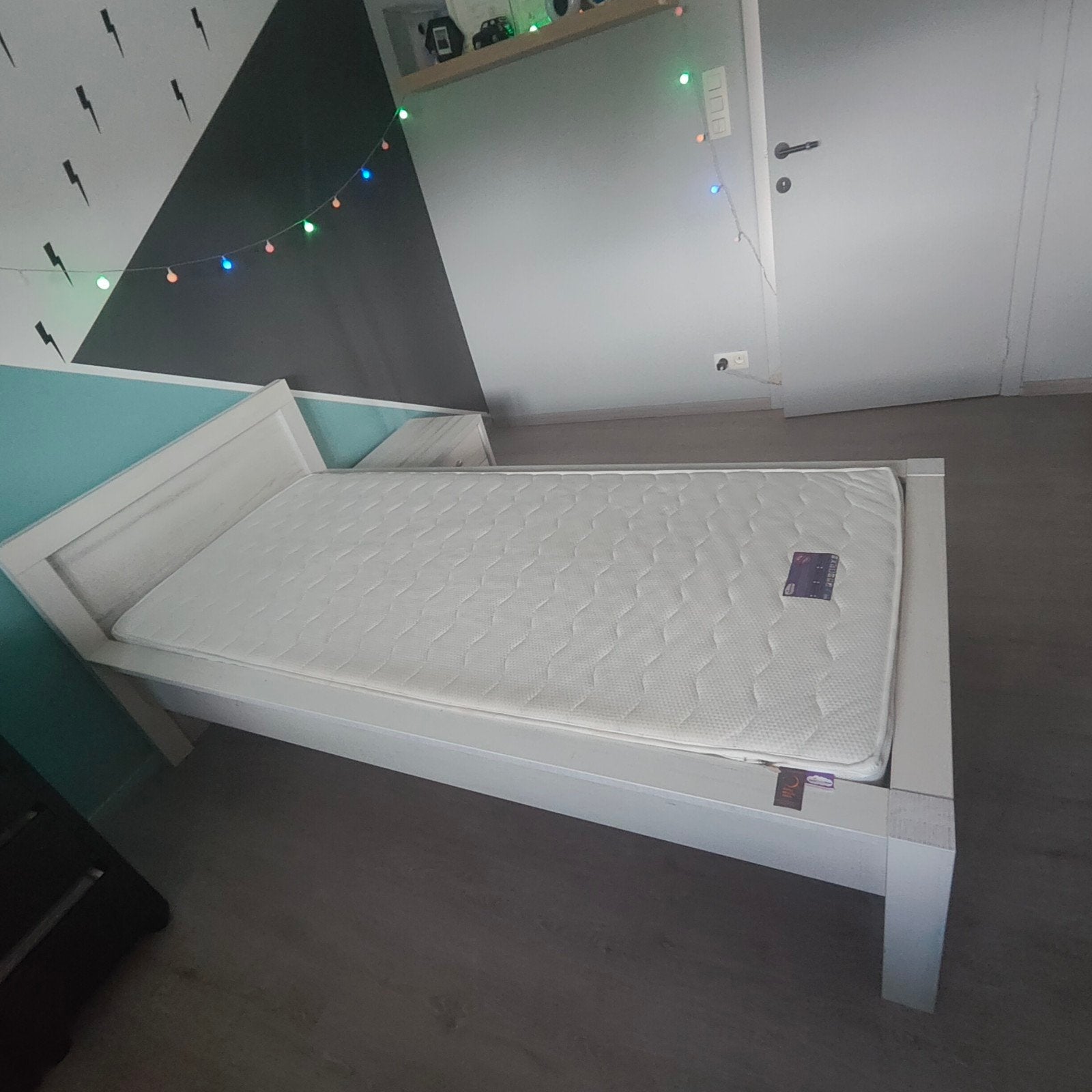 1 persoonsbed met nachtkastje, Maison & Meubles, Chambre à coucher | Lits, Enlèvement