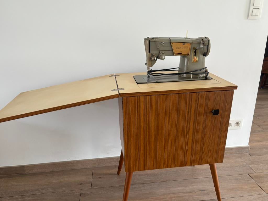 SINGER machine à coudre avec son meuble, Enlèvement, Comme neuf