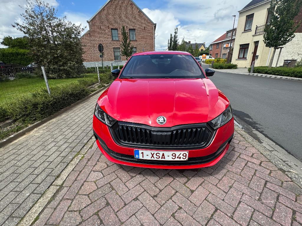 Skoda Octavia, Autos, Skoda, Rouge, Achat, Entretenue par le concessionnaire, 5 portes