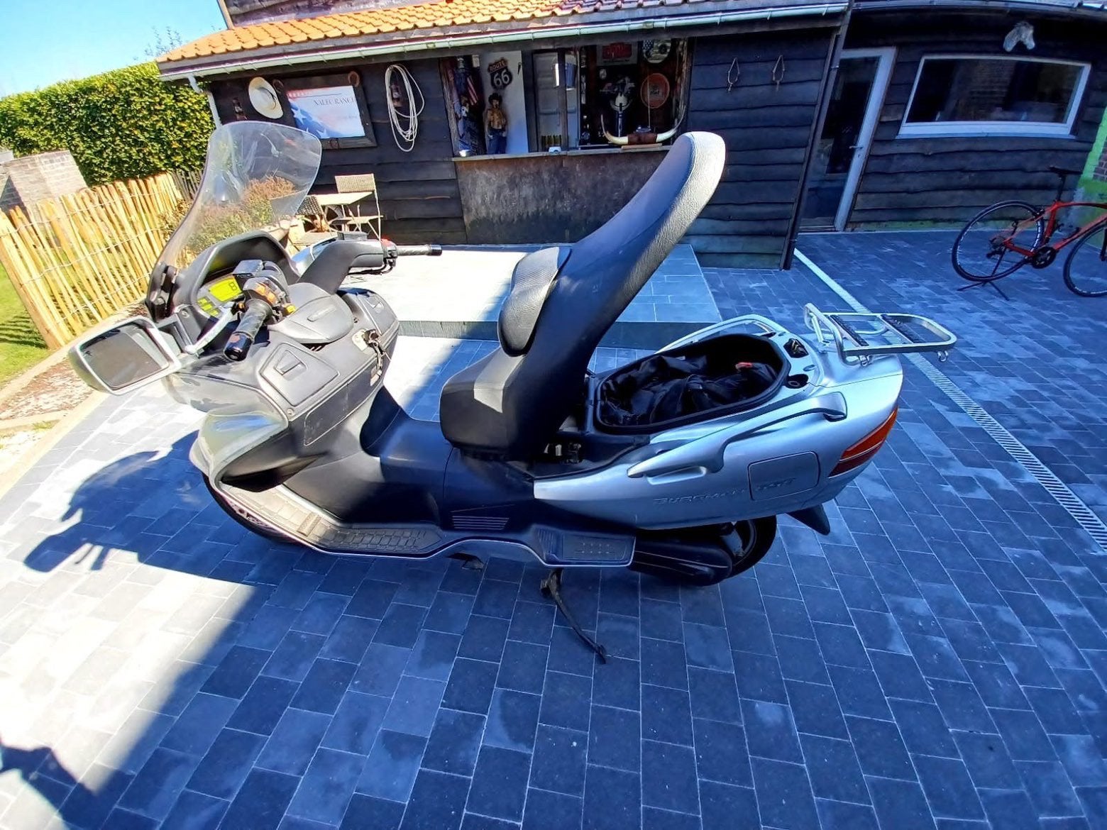 Suzuki Burgman 650 - 2002 -Fonctionne parfaitement, Tickets & Billets, Billets & Tickets Autre, Deux personnes