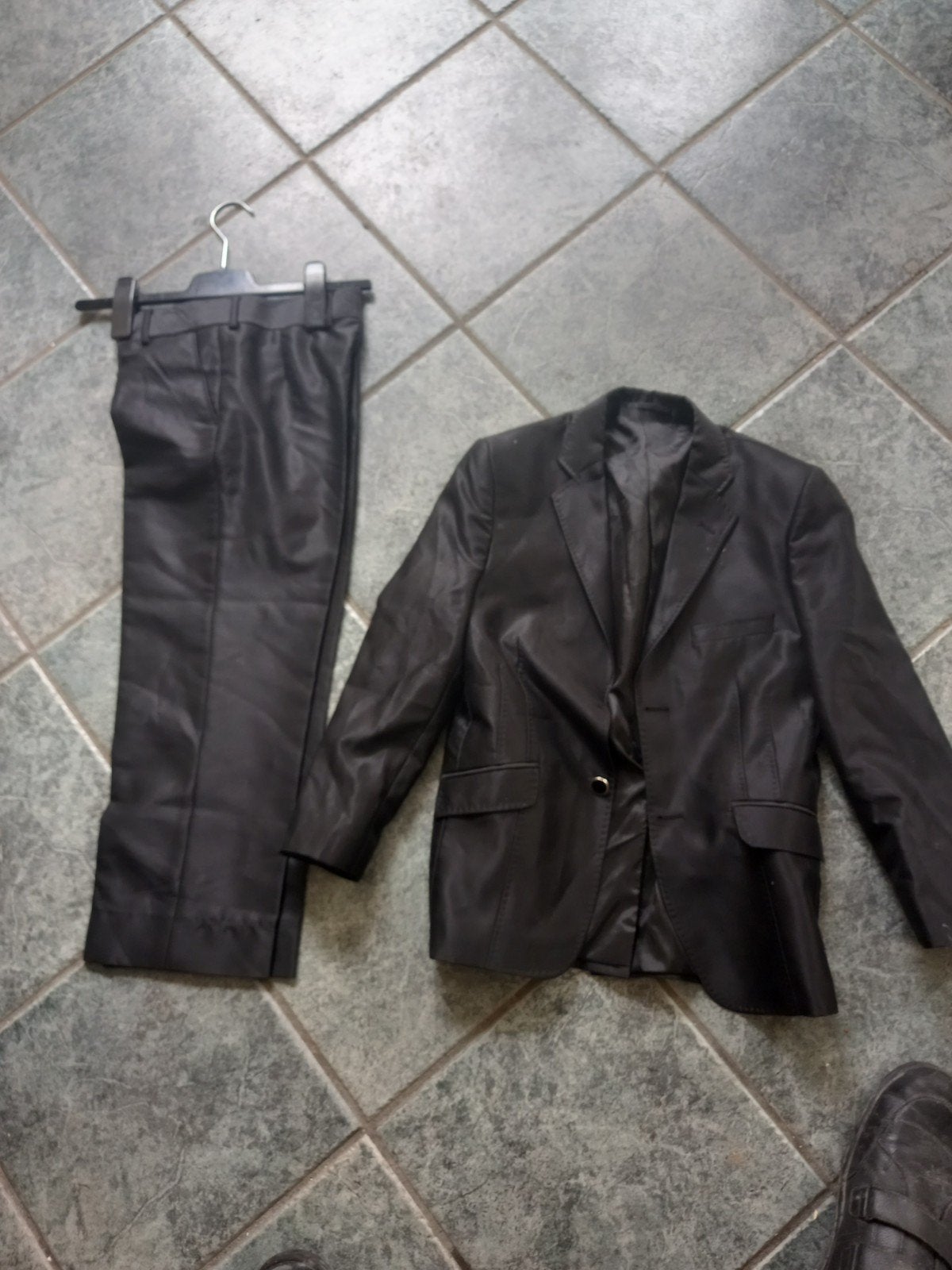 costume enfant taille 34, Enlèvement