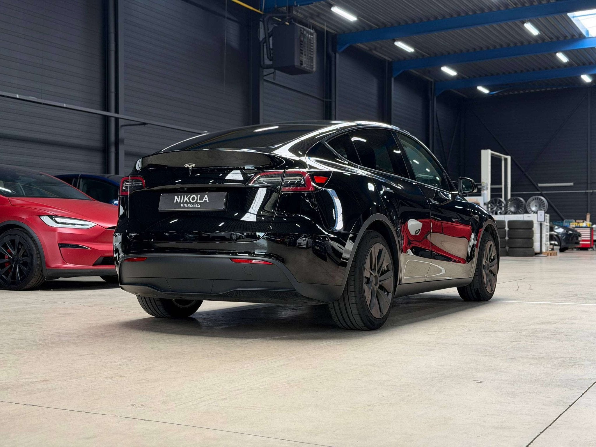 Tesla Model Y PREMIUM - RWD - HIGHWAY AUTOPILOT (bj 2024), Auto's, Tesla, Achterwielaandrijving, Gebruikt, Zwart, Zwart