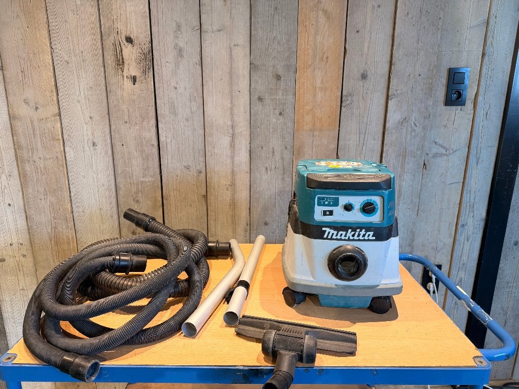 Makita Stofzuiger 2x18V, Elektronische apparatuur, Draadloos, Gebruikt, Makita, Info@makita.be
