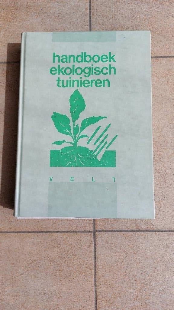 handboek ekologisch tuinieren  VELT, Ophalen, Zo goed als nieuw, Diverse auteurs