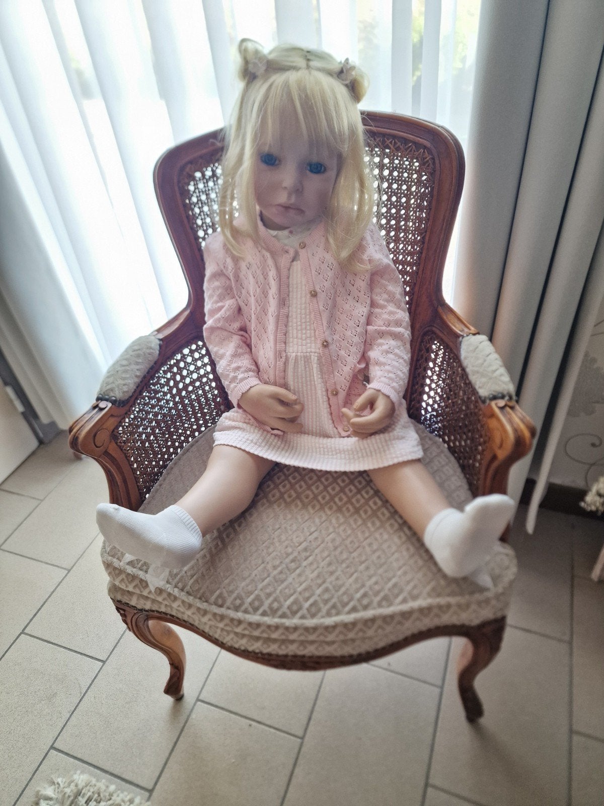 prachtige grote reborn pop met zetel, Verzamelen, Poppen, Ophalen, Pop