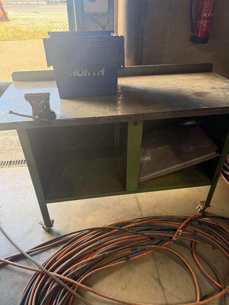Werk tafel, Ophalen, Zo goed als nieuw