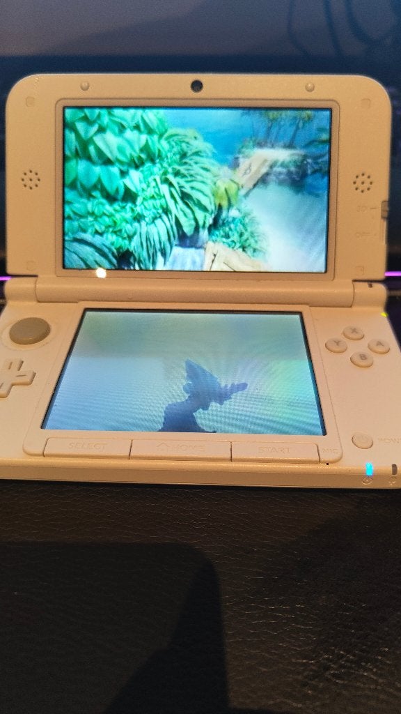 Nintendo 3DS XL - 32GB SD & Exclusive Case - Homebrew, Games en Spelcomputers, Spelcomputers | Nintendo 2DS en 3DS, Ophalen of Verzenden