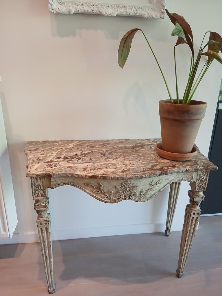 Console Louis XV, Enlèvement