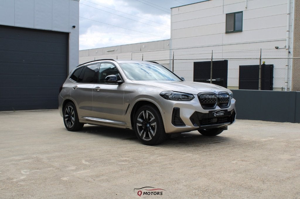 BMW iX3 -M PAKKET-LED-ACC-CAMERA-KEYLESS-CARPLAY-BTW, Auto's, BMW, Automaat, Zwart, Leder, IX3