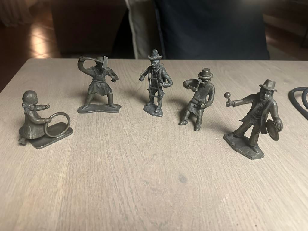 24 tinnen beeldjes, Ophalen of Verzenden