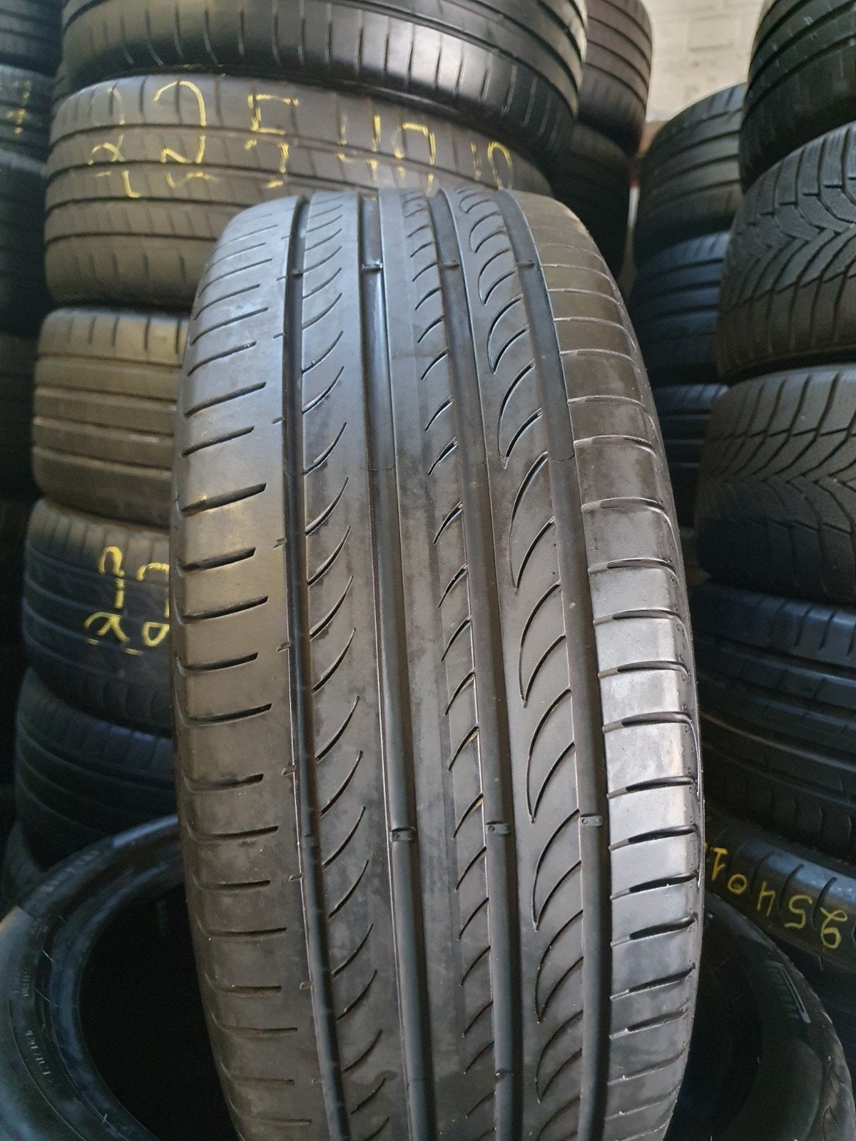 215/45R18 PIRELLI TOP QUALITÉ AVEC MONTAGE ET ÉQUILIBRAGE, Enlèvement