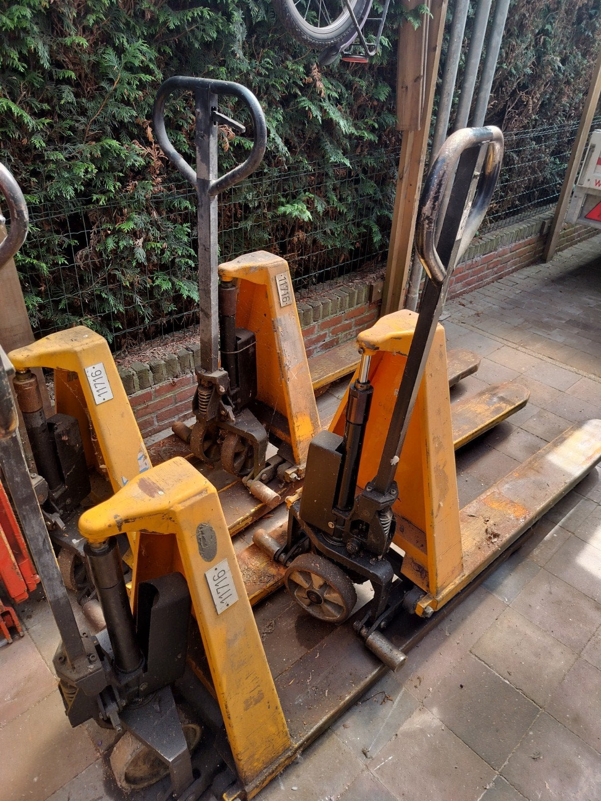 élévateurs, palettes à ciseaux, camions-pompes, Enlèvement, Utilisé