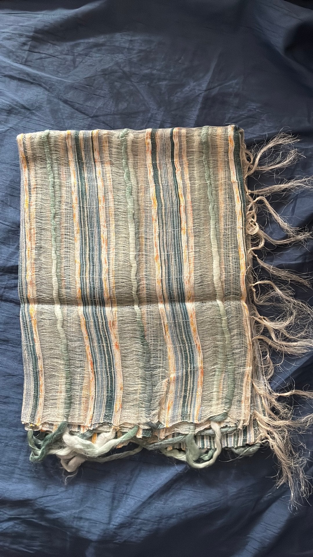 Foulard NEUF 20% soie, Vêtements | Femmes, Enlèvement, Neuf