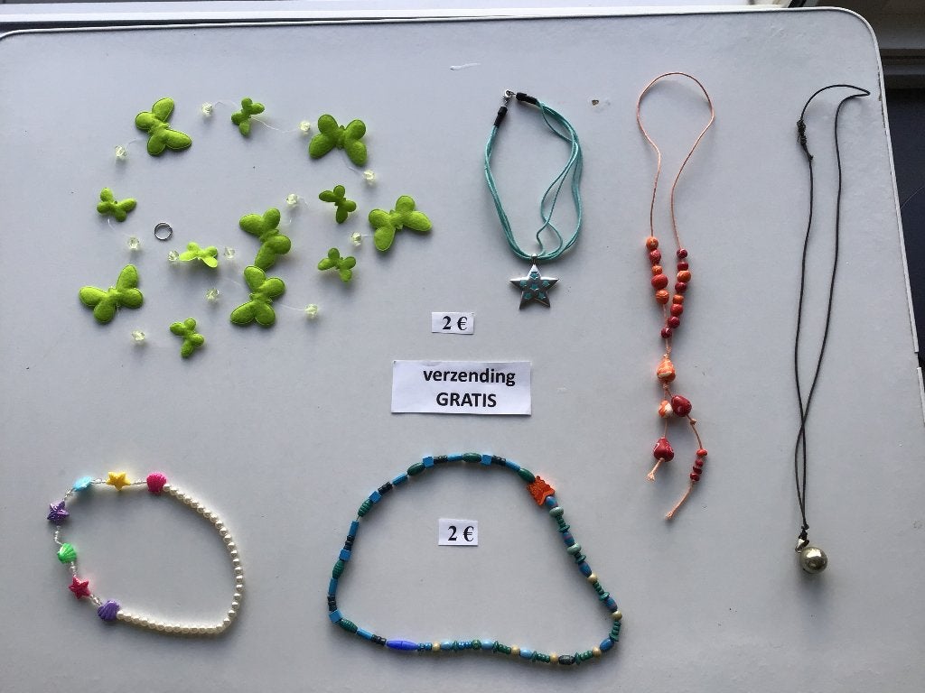 15 tal kindersieraden met gratis verzending, Handtassen en Accessoires, Kindersieraden, Ophalen of Verzenden, Zo goed als nieuw