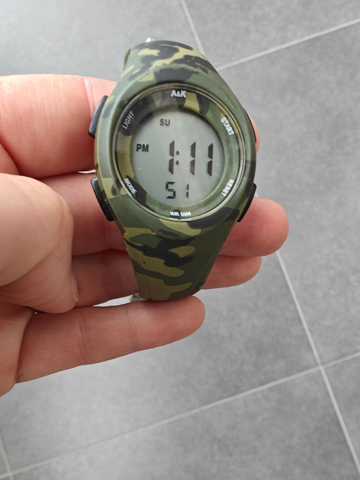 Horloge met legermotief, Handtassen en Accessoires, Horloges | Kinderen, Ophalen of Verzenden