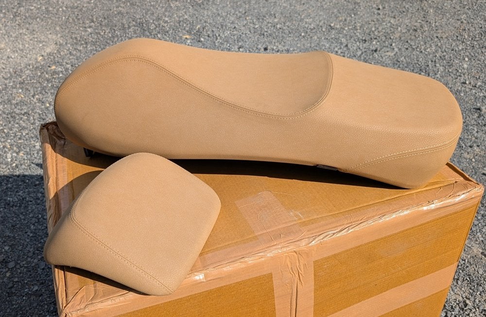 Selle et coussin de top case Vespa GTS beige, Enlèvement, Comme neuf, Selle, Vespa