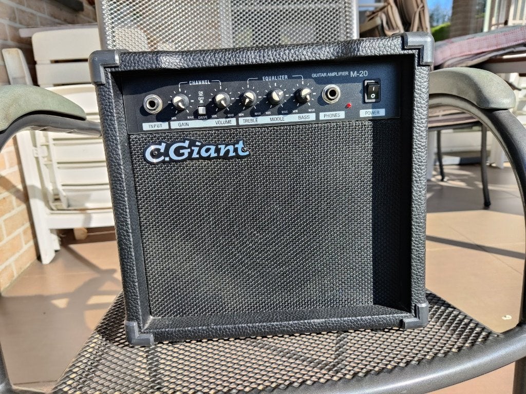 GIANT M 20 gitaarversterker, Muziek en Instrumenten, Ophalen, Gitaar, Minder dan 50 watt