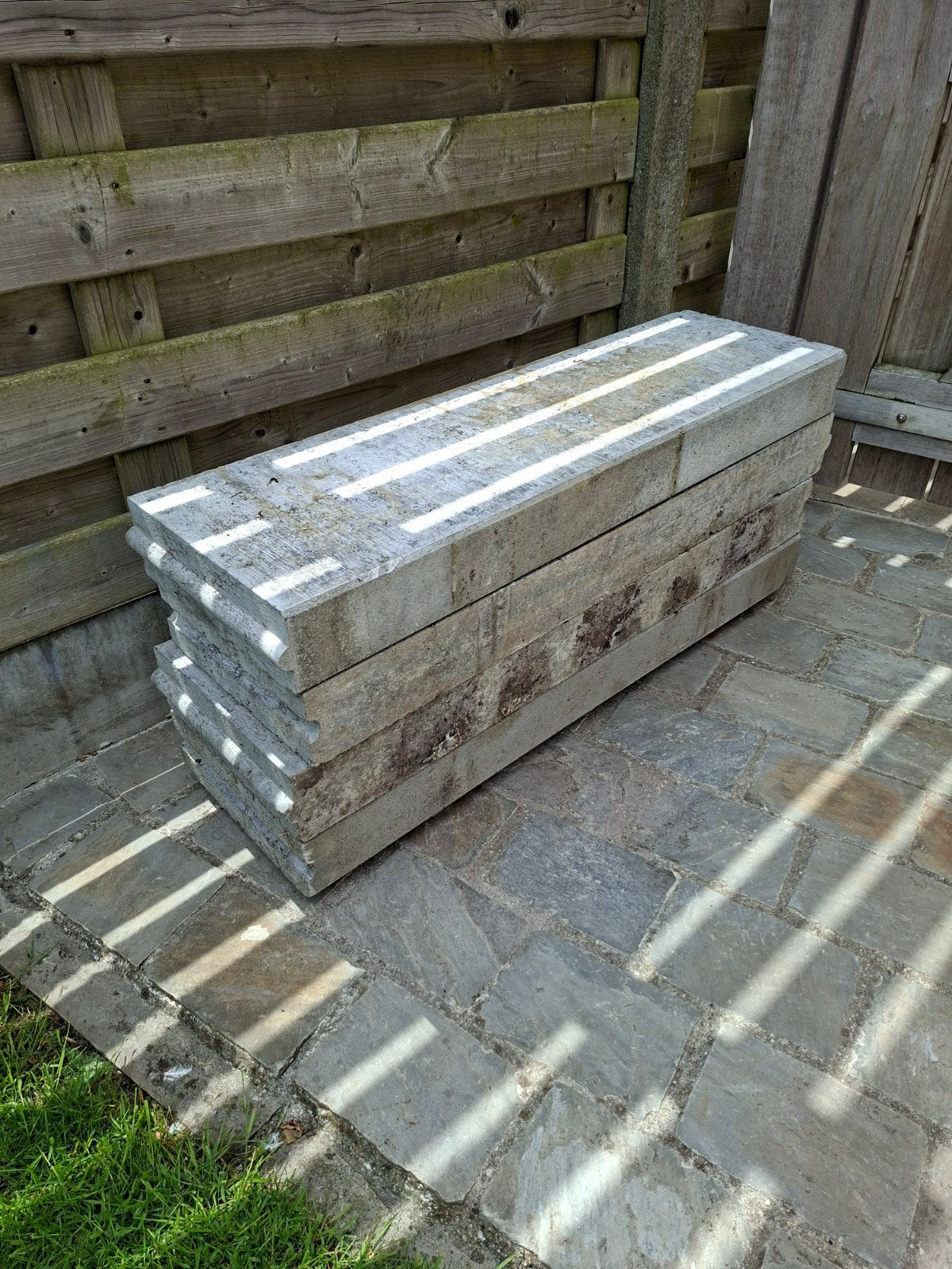 Gratis beton borduurs/ boordstenen 10x30x100 4 stuks, Ophalen, Beton