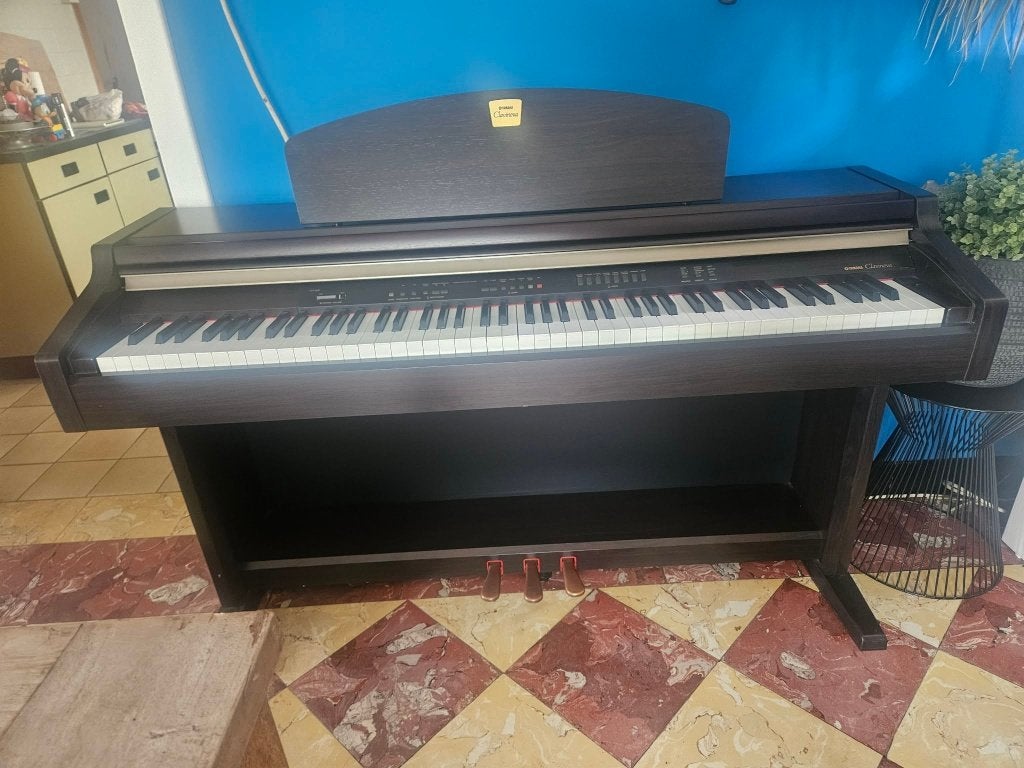 Yamaha Clavinova, Enlèvement