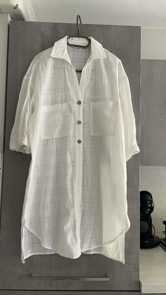ROBE CHEMISE plage / ville    ZARA blanche oversize XS, Vêtements | Femmes, Vêtements de Bain & Maillots de Bain, Enlèvement ou Envoi