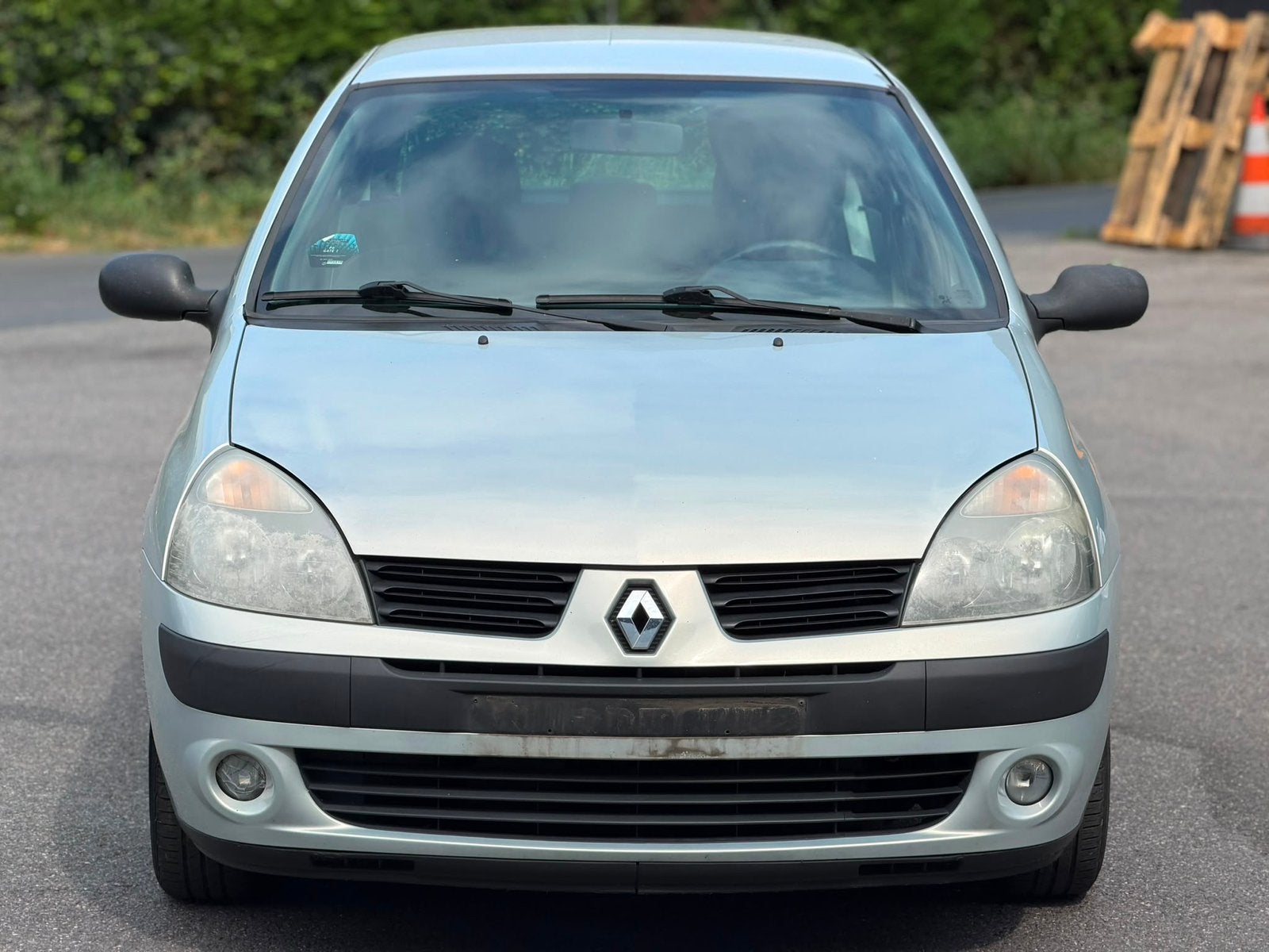 Renault Clip 1.2i 130.000 DKM, Auto's, Voorwielaandrijving, Stof, Bedrijf, 5 zetels