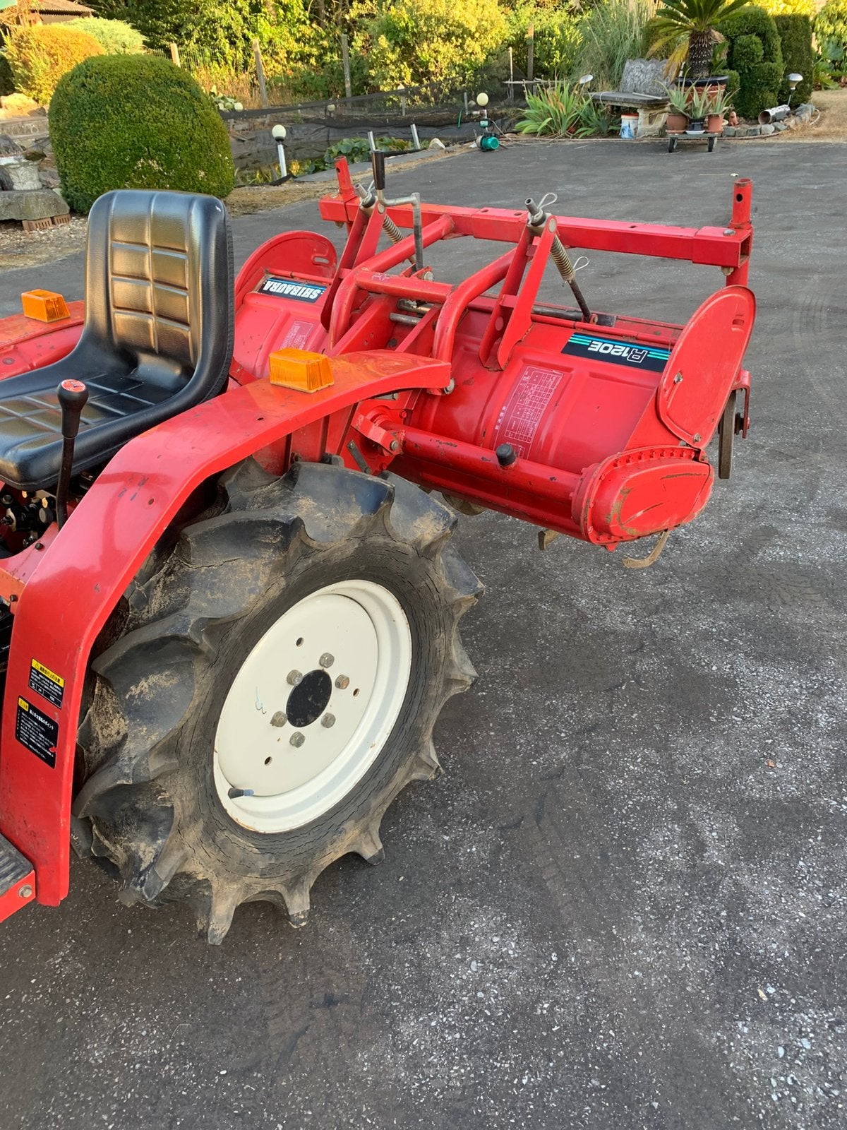 Prachtige traktor met frees 340uren 4x4, Tuin en Terras, Ophalen, Zo goed als nieuw