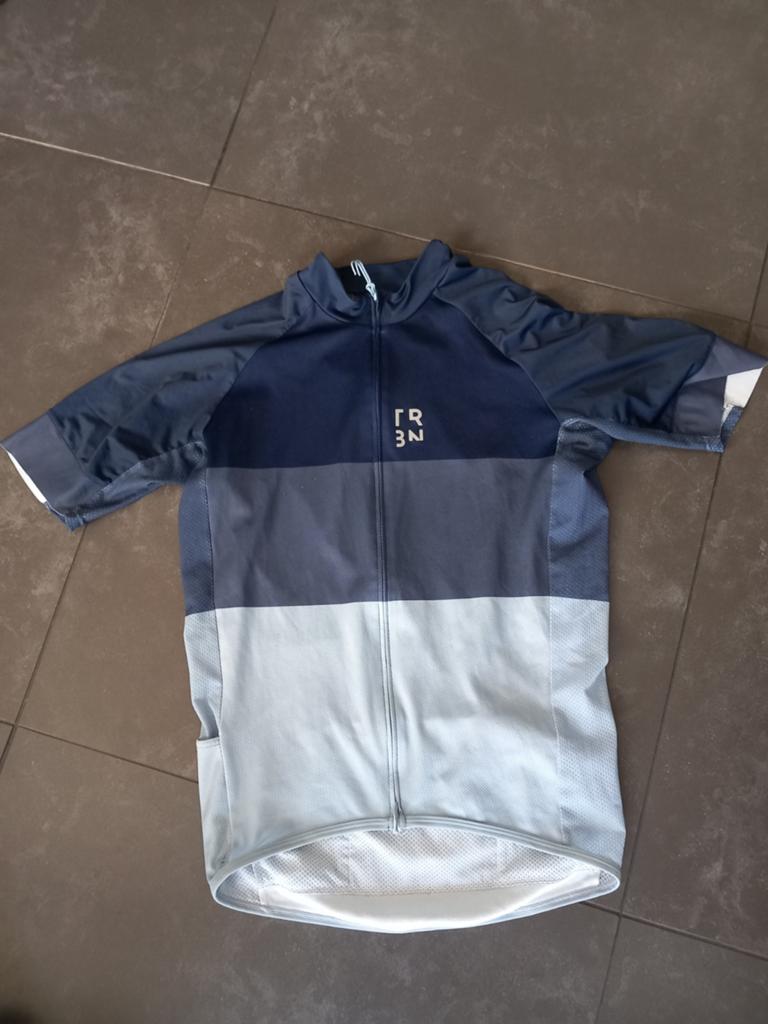Shirt, fietsshirt, fietstrui Triban, maat s, Fietsen en Brommers, Fietsaccessoires | Fietskleding, Ophalen of Verzenden, S