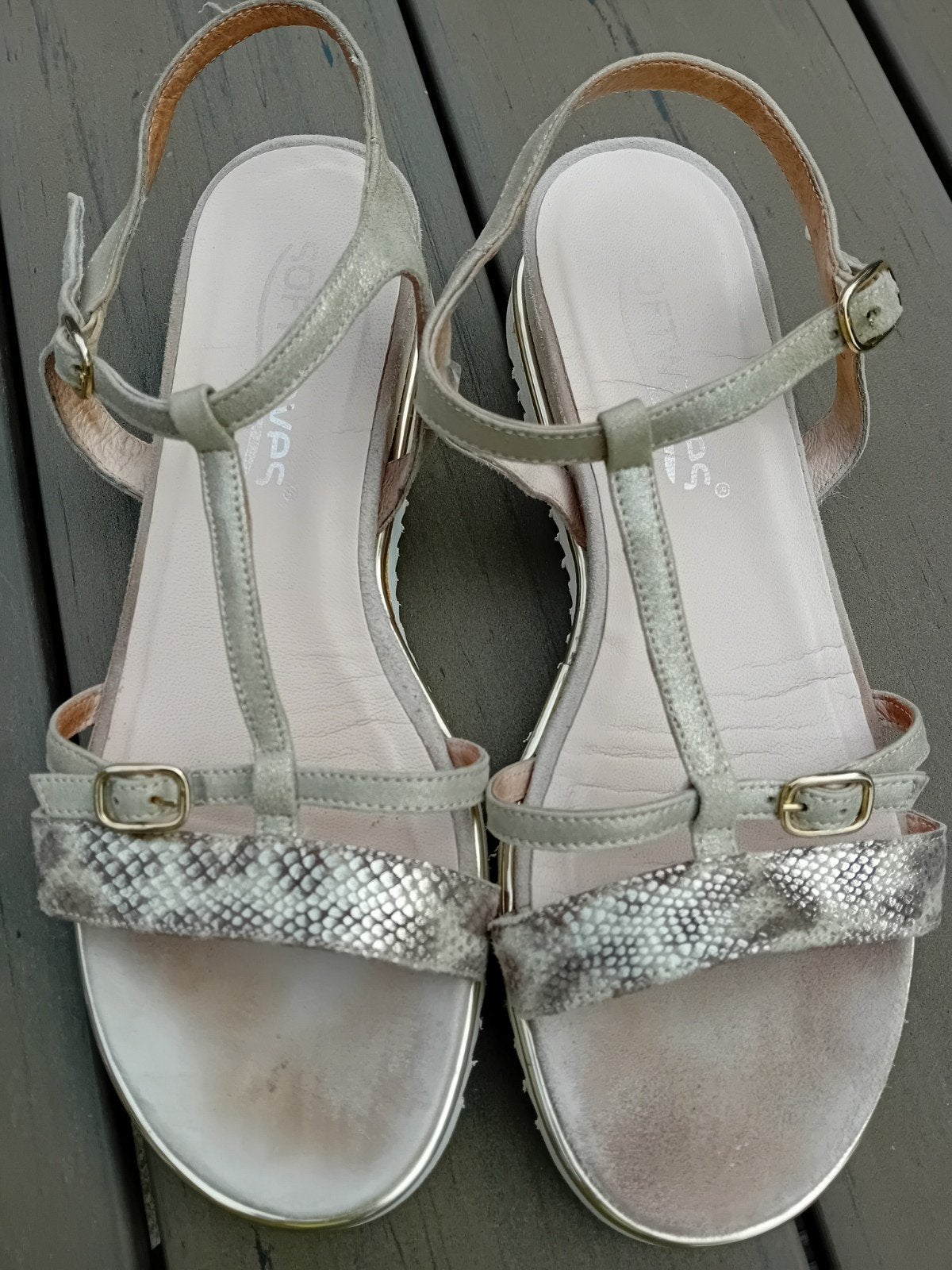 Sandalen maat 39. In leer, propere staat. Softwaves., Kleding | Dames, Schoenen, Ophalen, Beige, Sandalen of Muiltjes, Zo goed als nieuw